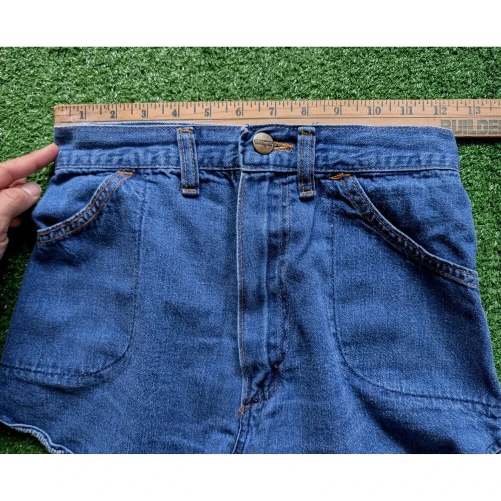 Vintage 70s Wrangler High Waist 25 Shorts Juniors 7 Western Yoke Rodeo USA Made